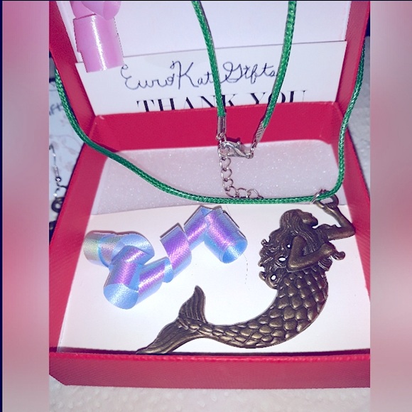 Beautiful Bronze Mermaid Pendant Necklace Hand Crafted NEW - Picture 7 of 8